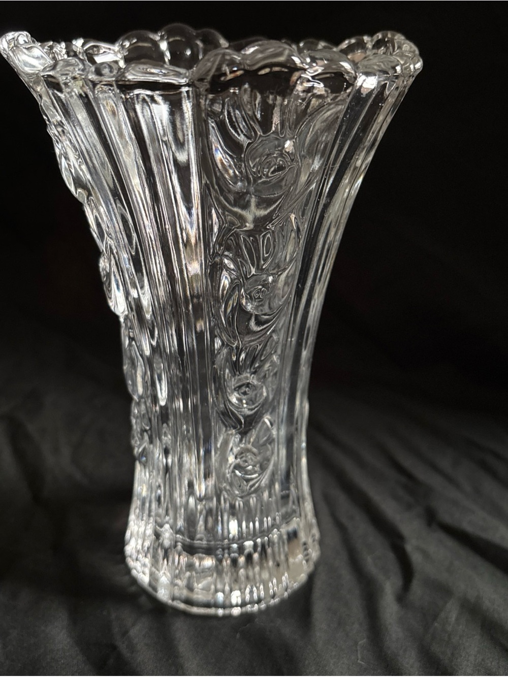 VTG Borgonovo Elena glass vase made in Italy clear scalloped pressed rose 7.75”